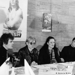 Paul Morrissey, Andy Warhol, Jane Forth und Joe Dallesandro in einem Interview, München 1971, 1971/2012, 30,0 x 40,0 cm, Auflage: 25+1